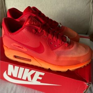 Lightly worn Nike Air Max 90 City Pack Milan 2015. Woman’s size 6.5